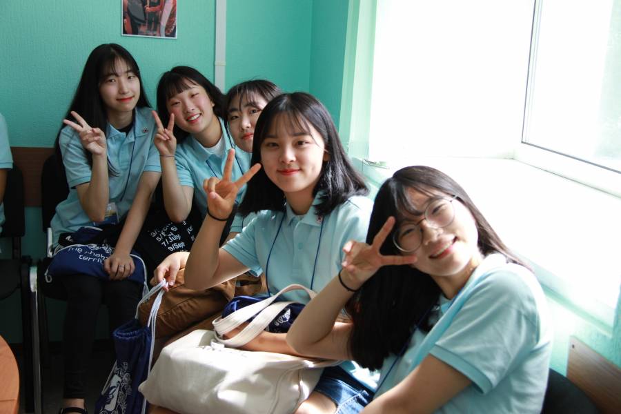 Школьники Южной Кореи благодарят за теплый прием!