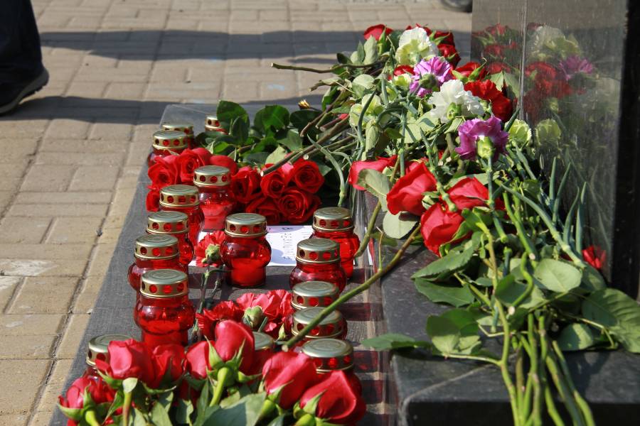 Церемония возложения цветов приуроченная Международному дню освобождения узников фашистских концлагерей