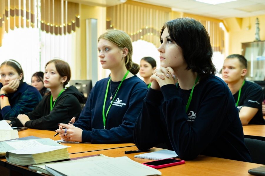 В Хабаровске впервые прошёл молодёжный обучающий семинар «Архивный десант»